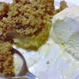 Amaretto-Birnen-Crumble