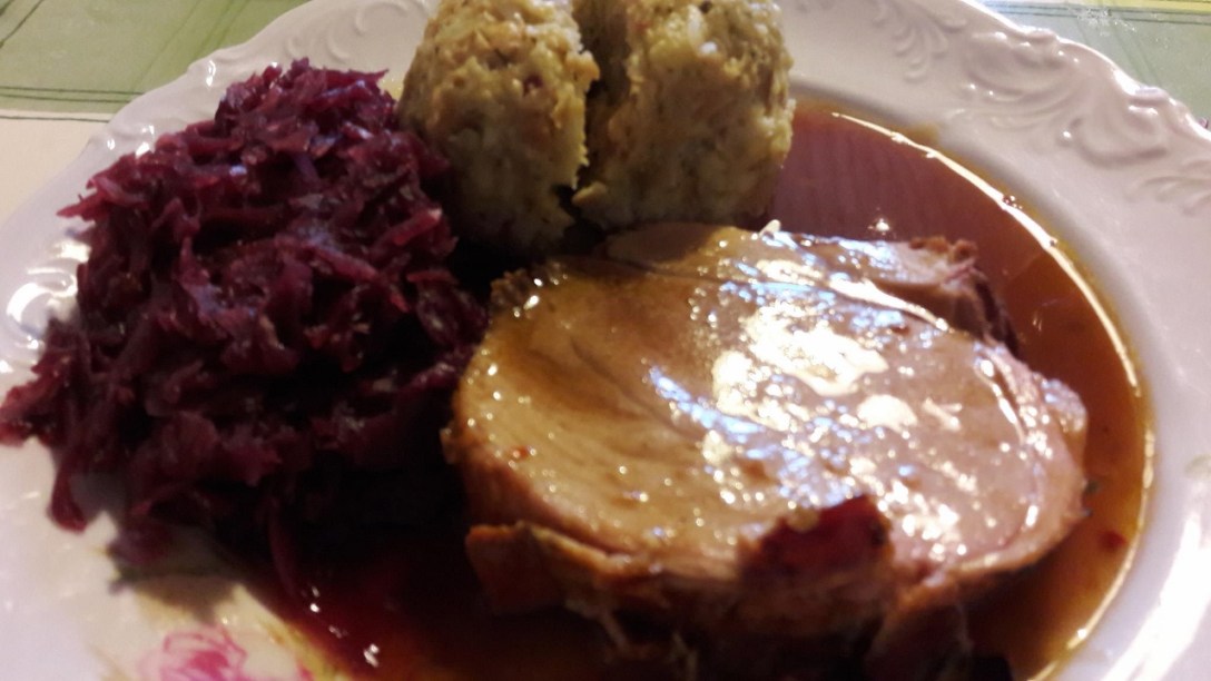 14567548_1322455807773877_121252145049571265_o (1280x720).jpg